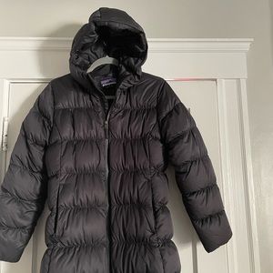 Patagonia women’s small puffer hooded coat